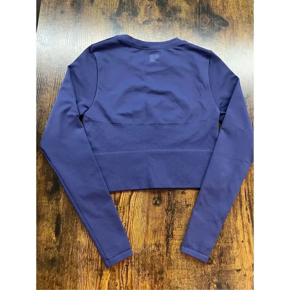 PINK SEAMLESS LONG-SLEEVE CROP TOP Size XS - Picture 11 of 13